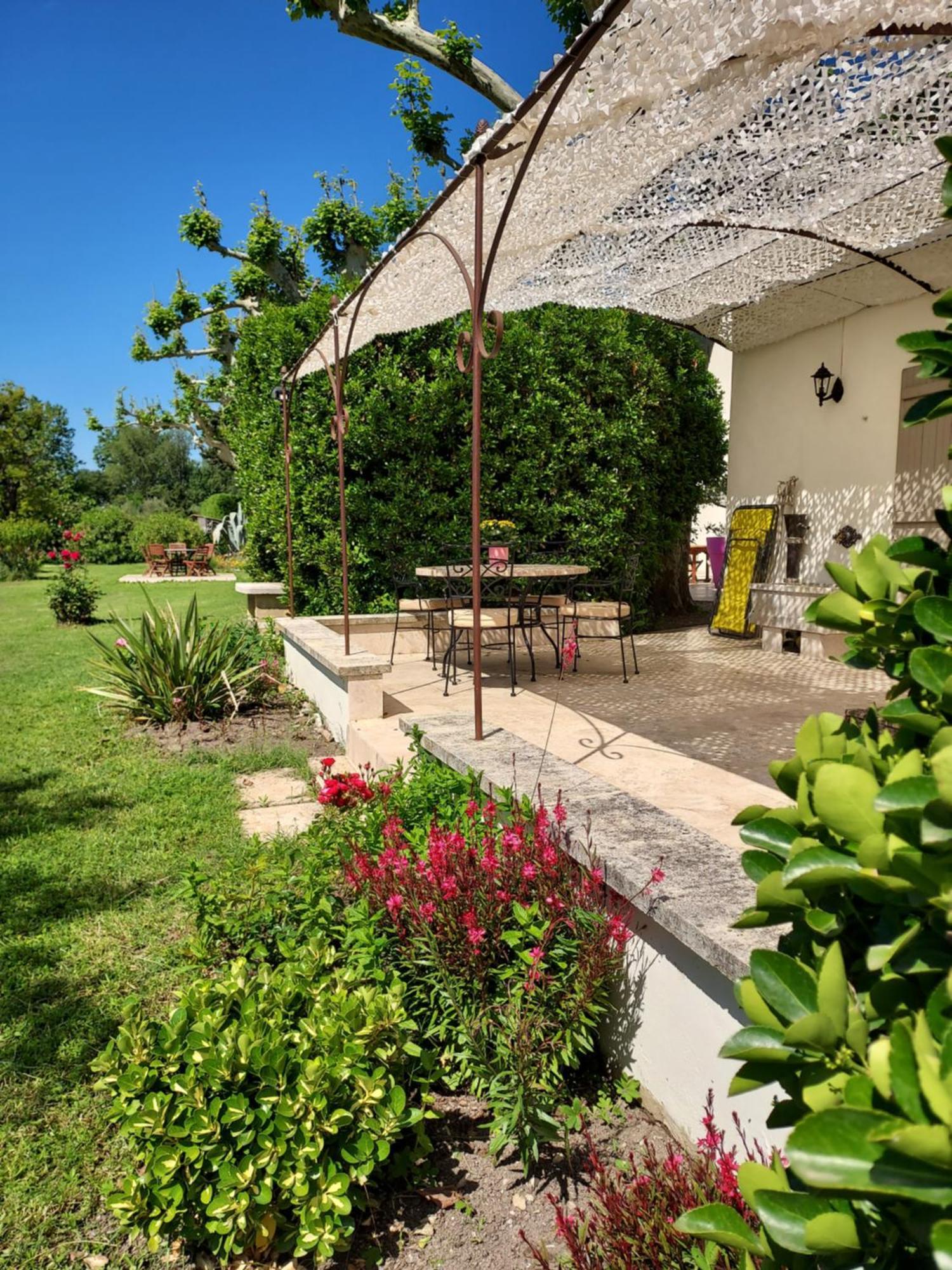 La Bastide Des Amouriers Caumont-sur-Durance Экстерьер фото