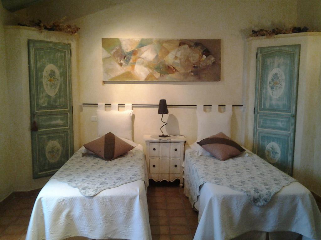 La Bastide Des Amouriers Caumont-sur-Durance Экстерьер фото